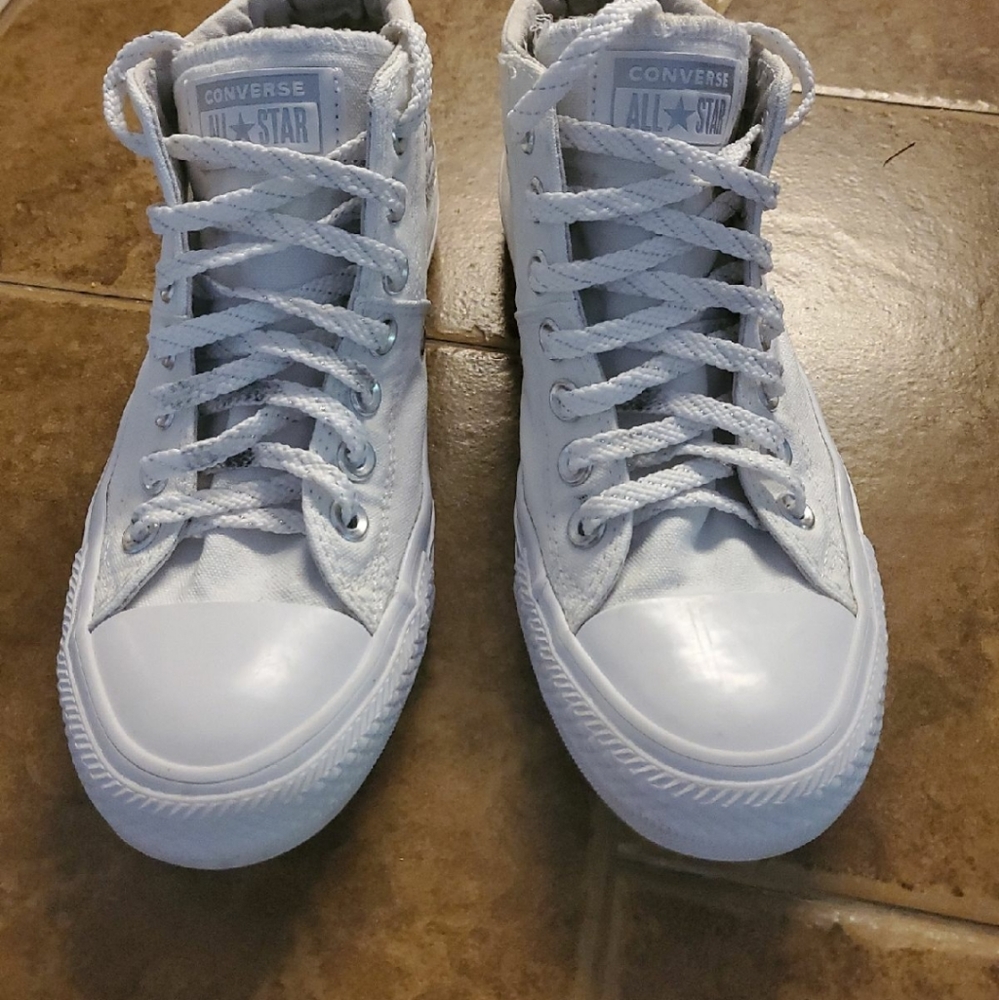 White Converse sneakers shoes, size 7